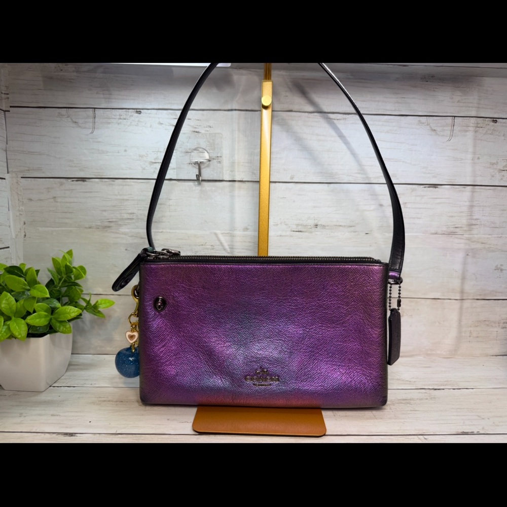 Rare Coach Crosby Hologram Iridescent
Crossbody Purple Green blue - Picture 4 of 16
